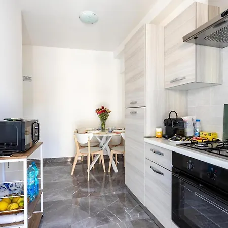 Rosina's House By Rentbeat *