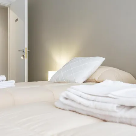 Rosina's House By Rentbeat Apartment