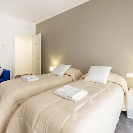 Rosina's House By Rentbeat Apartment